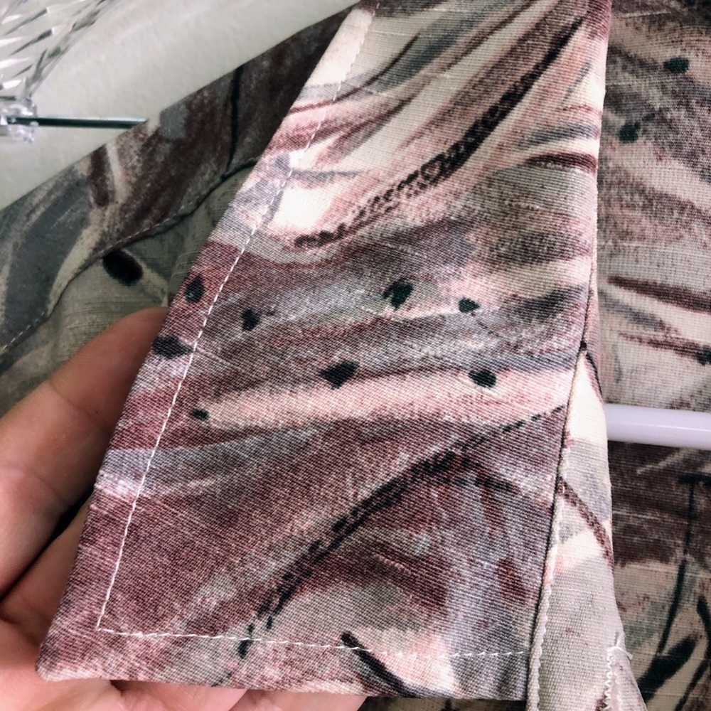 Stylish Leaf Print Button-Down Shirt - image 7